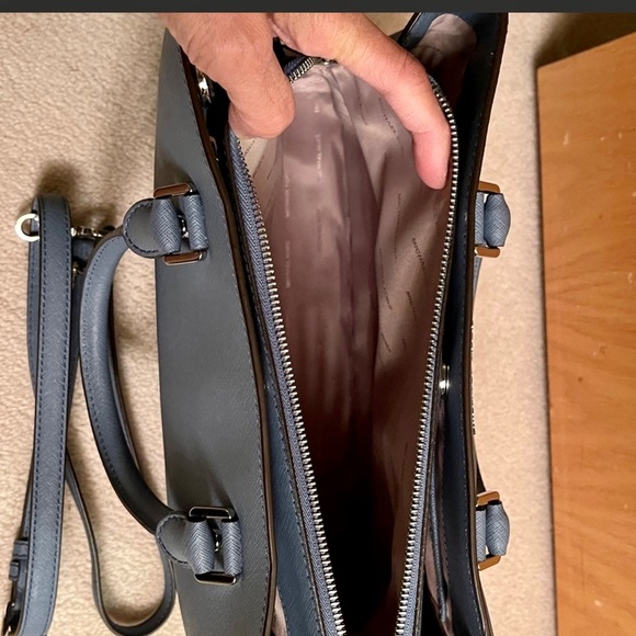 Authentic Michael Kors bag - Picture 4 of 4